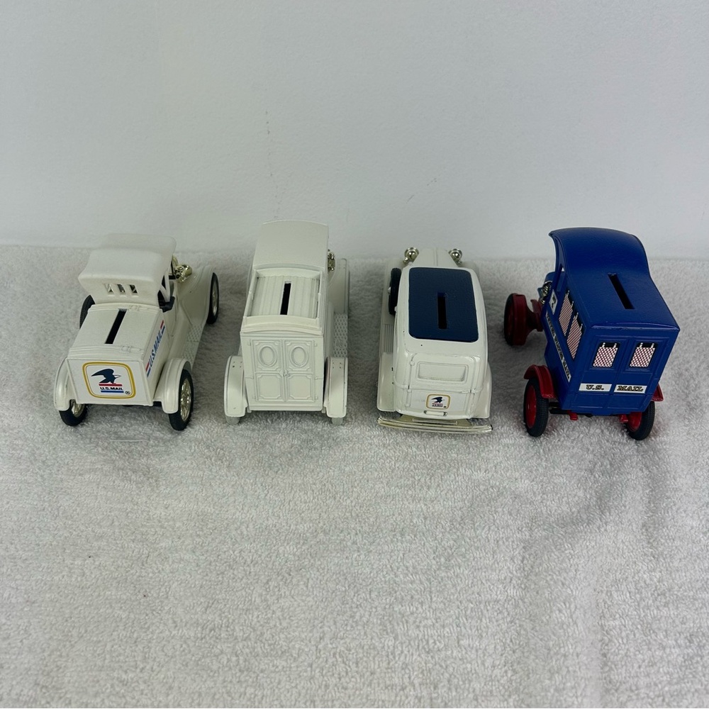 Set of 4 - VTG '87-90' ERTL U.S. MAIL Limited Edition Series die-cast bank cars. - Picture 7 of 16
